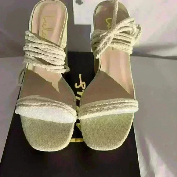 Lulus GAWNTY Heels Almond Color Size 5.5 - Picture 10 of 10